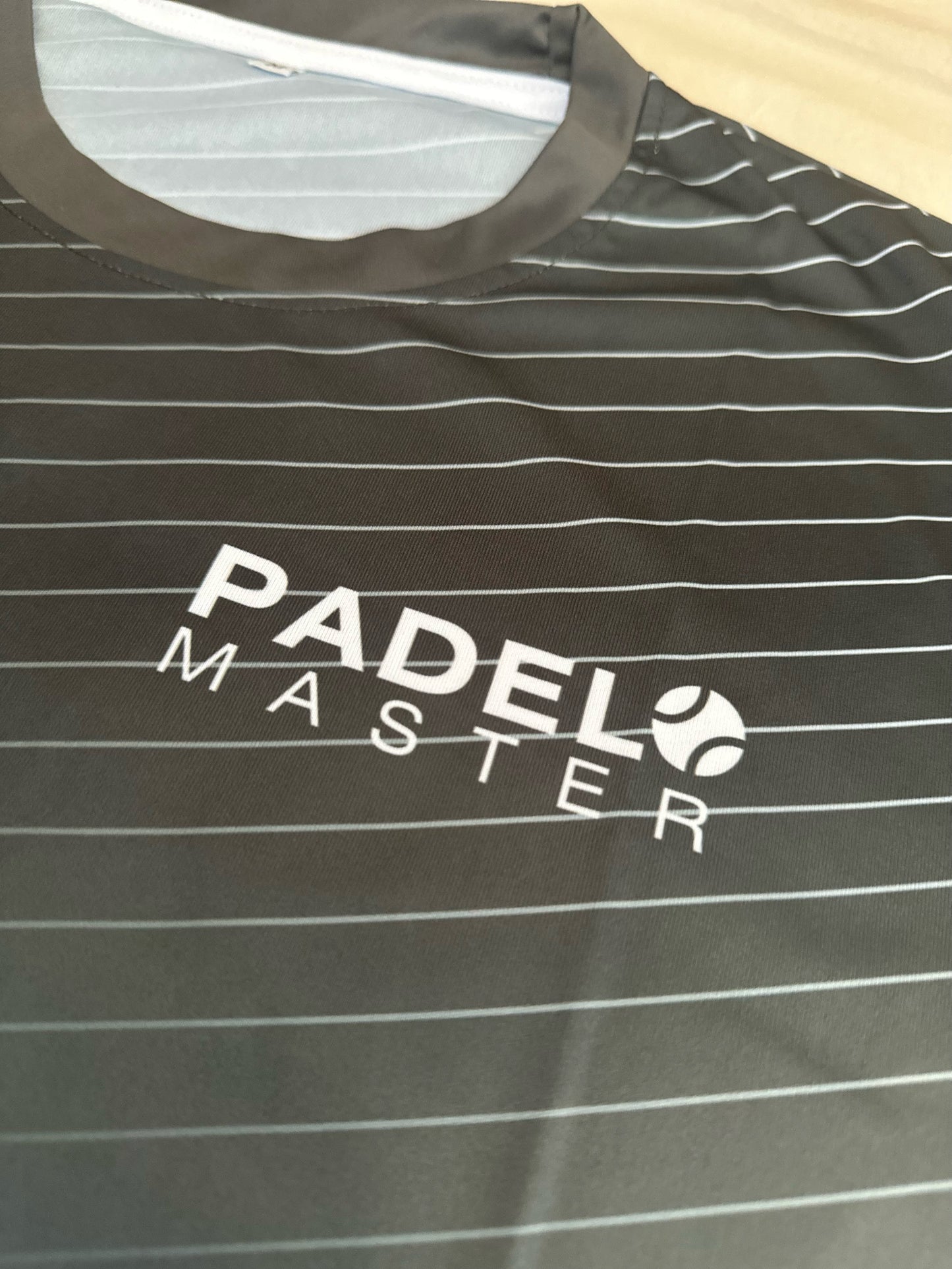 T-SHIRT NOIR & BLANC - LOGO PADEL MASTER 2025